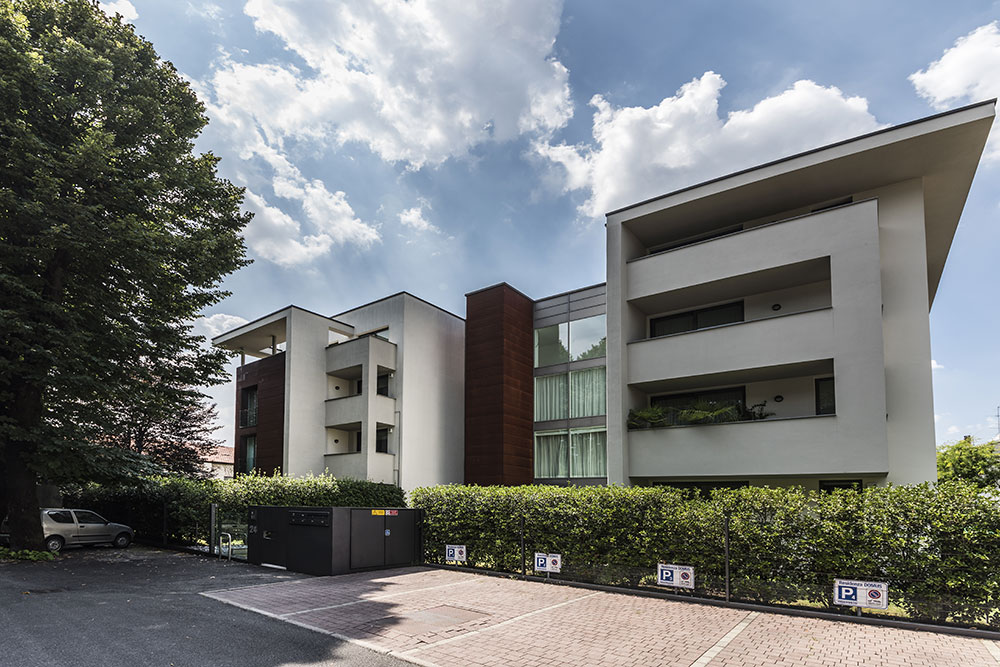 2011 italy condominium complex 1